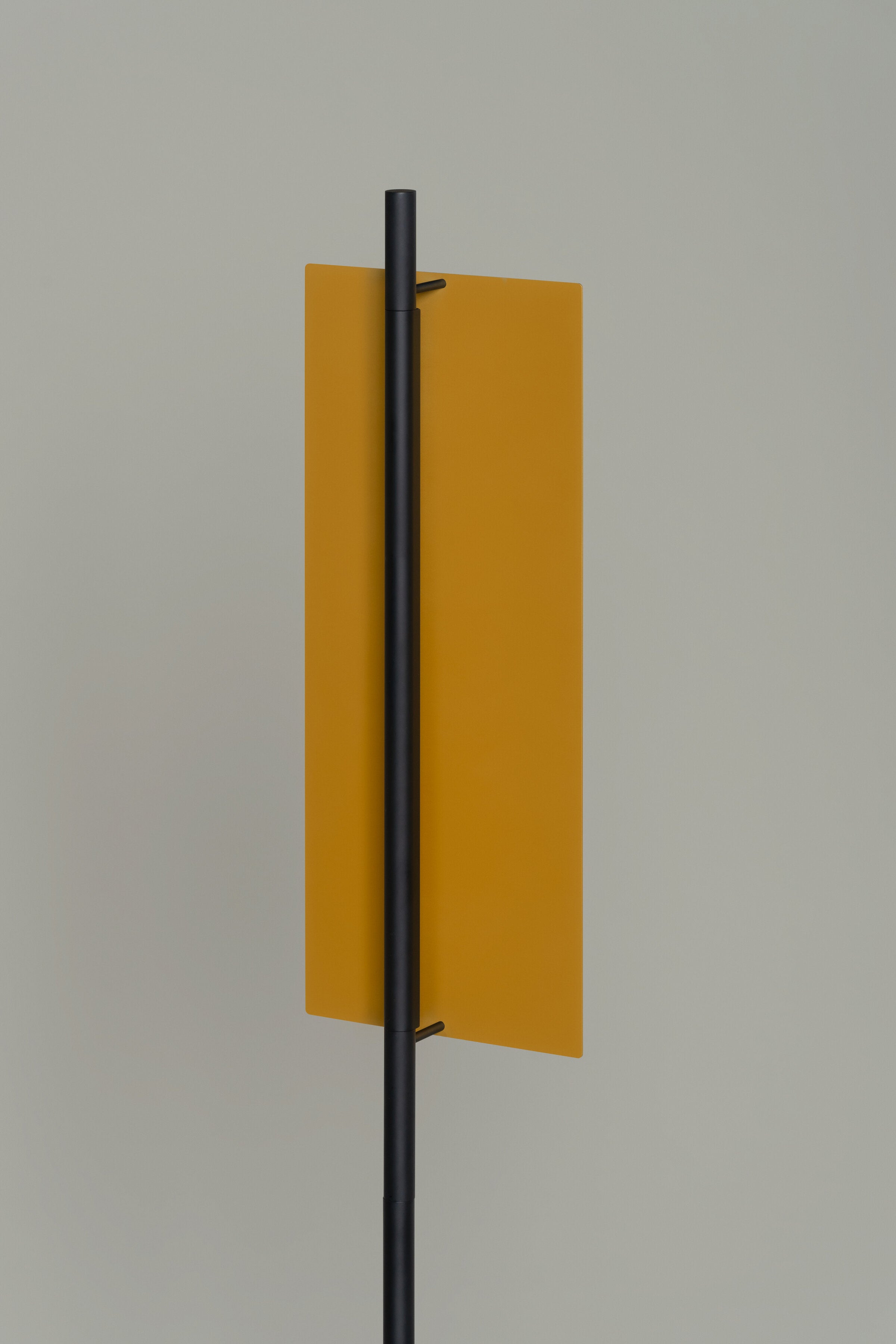 Lámina Dorada 45 Floor Lamp