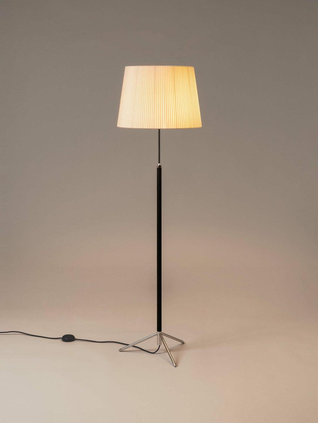 SANTA & COLE - Pie de Salón Floor lamp - Tempo