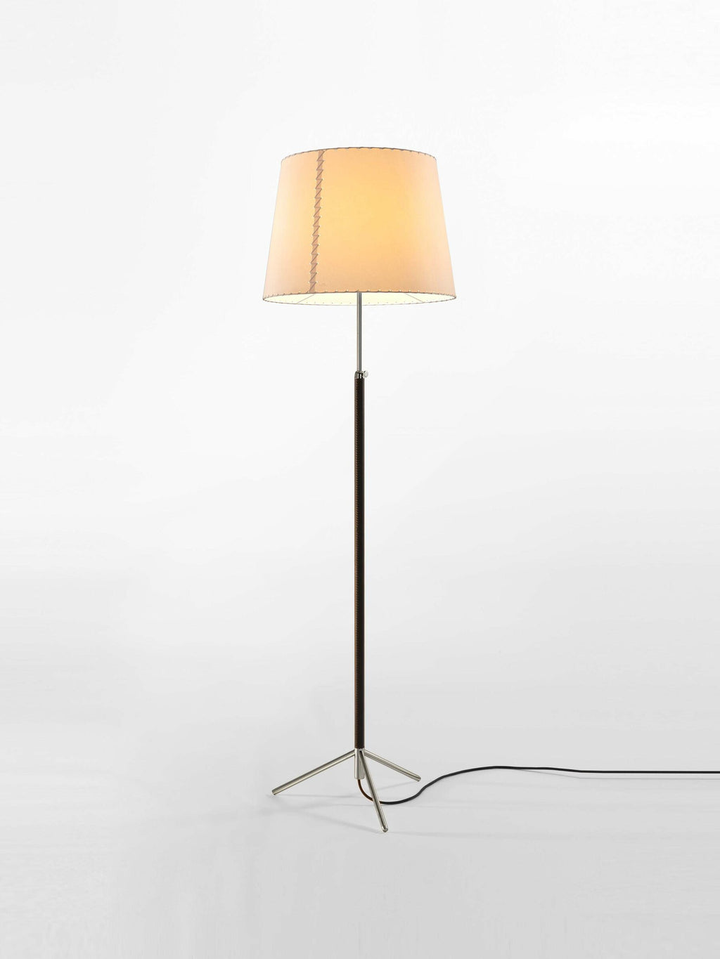 SANTA & COLE - Pie de Salón Floor lamp - Tempo