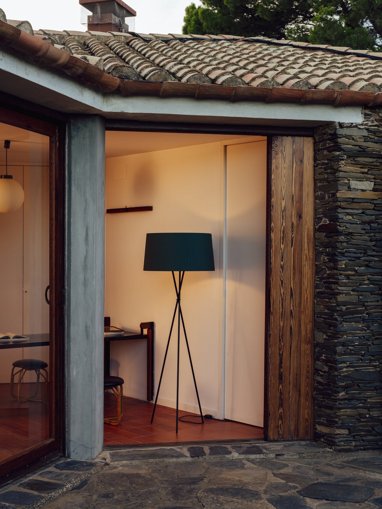 SANTA & COLE - Trípode Floor Lamp - Tempo