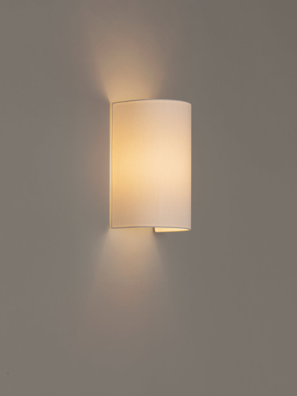 Singular Wall Lamp