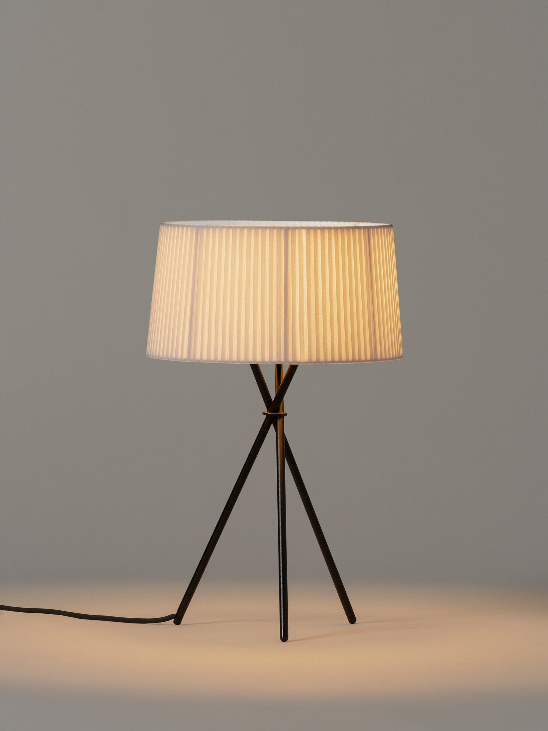 Trípode Table lamp