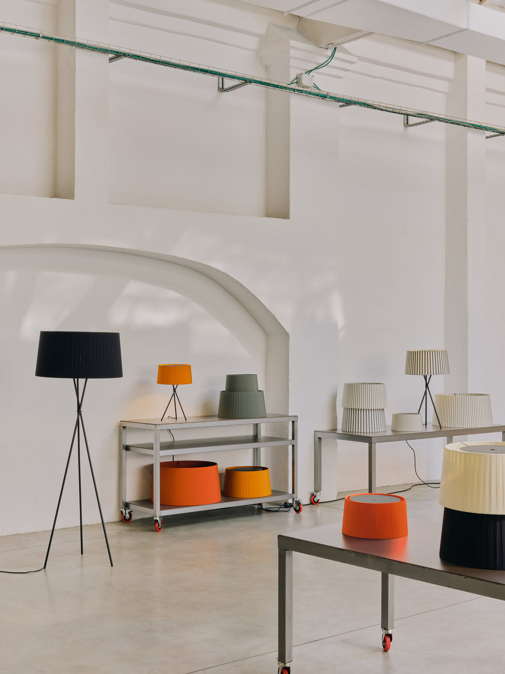 SANTA & COLE - Trípode Floor Lamp - Tempo