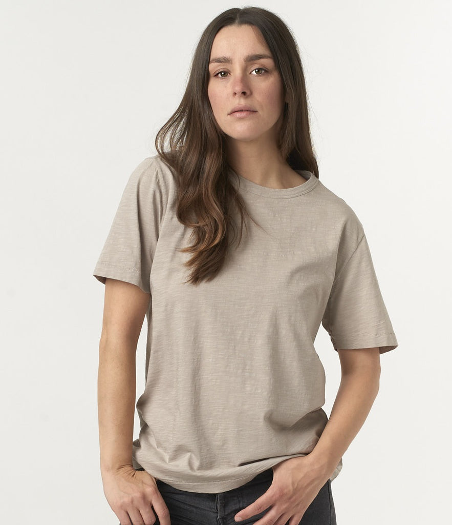 Unisex T-shirt PIMA SLUB cotton 4.9oz Relaxed Fit in Greige SCT04