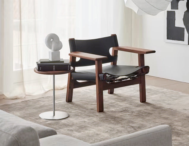The Spanish Chair | Black Leather, Oiled Walnut - Tempo