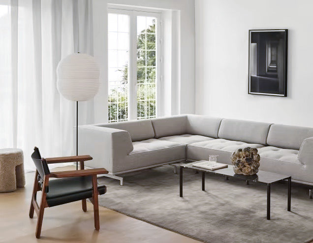 The Spanish Chair | Black Leather, Oiled Walnut - Tempo