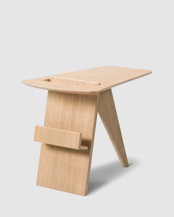 Magazine Table in Lacquered Oak - Tempo