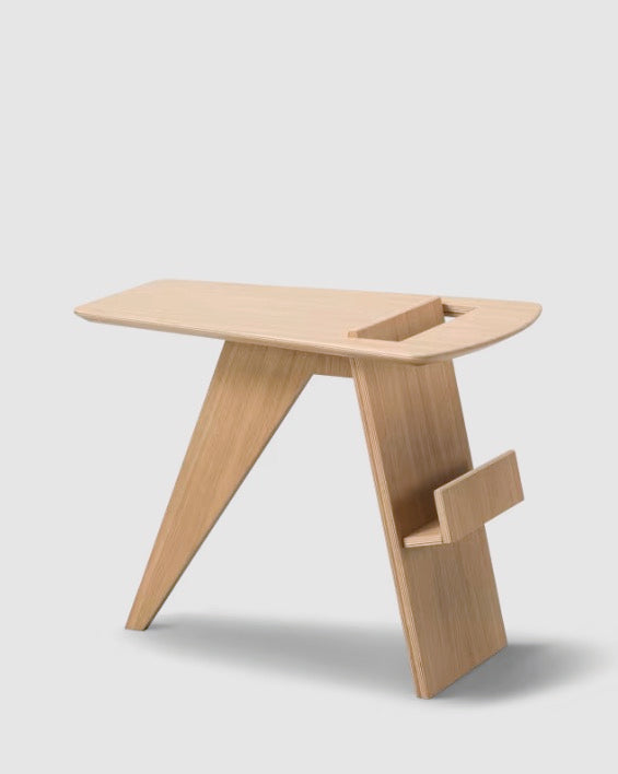 Magazine Table in Lacquered Oak - Tempo