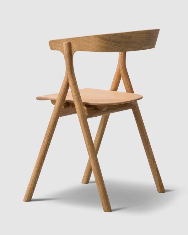 Yksi Chair in Oak Lacquer - Tempo