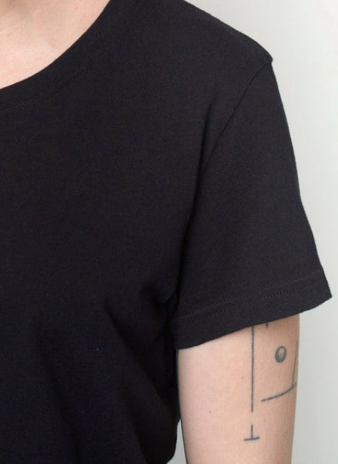 ORGANIC COTTON JERSEY CLASSIC FIT WOMEN'S T-SHIRT in Deep Black