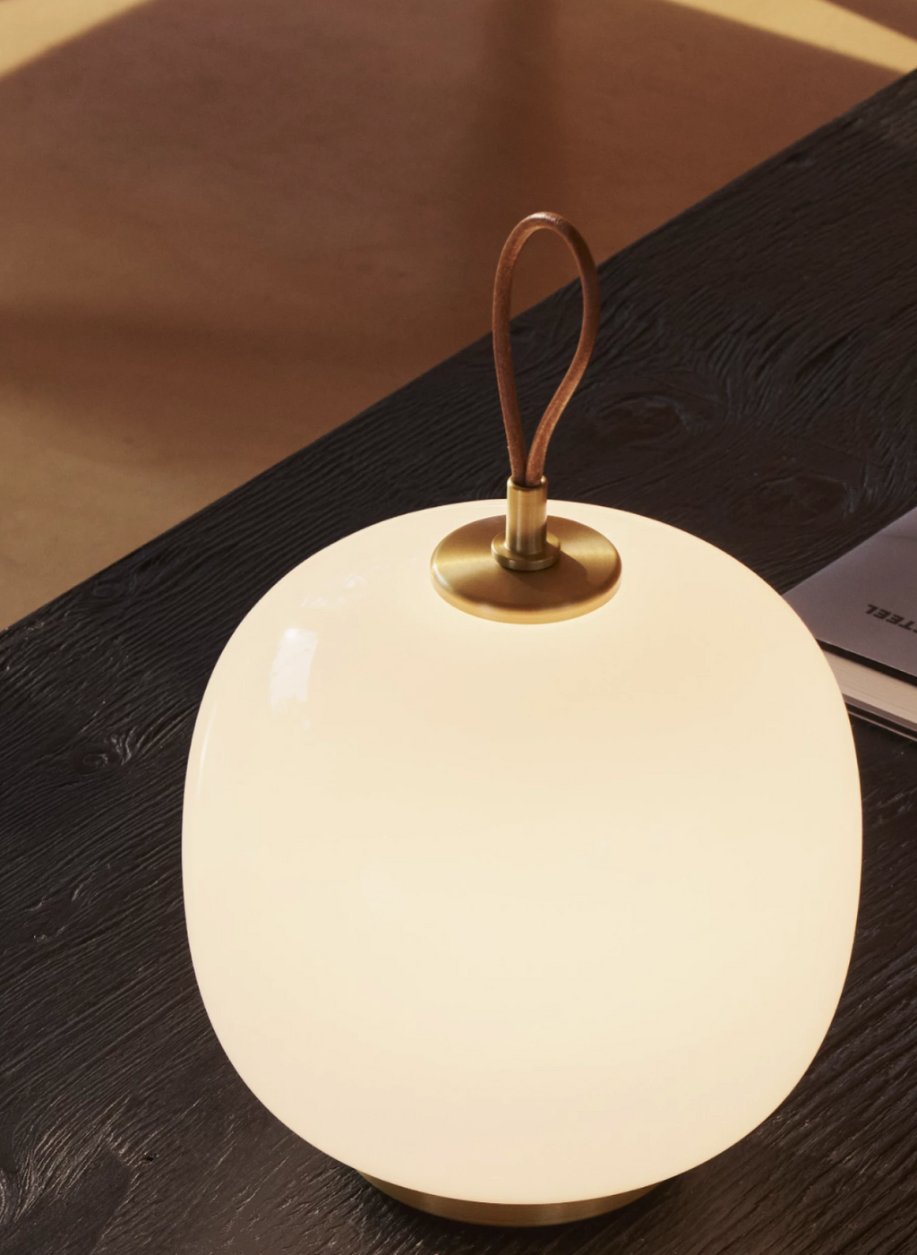 LOUIS POULSEN - NEW - VL 45 RADIOHUS PORTABLE LAMP - BRASS / WHITE OPAL GLASS - Tempo