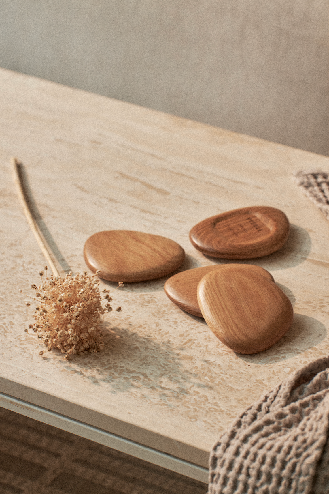 Pebble in Oak - Set of 2 / 4