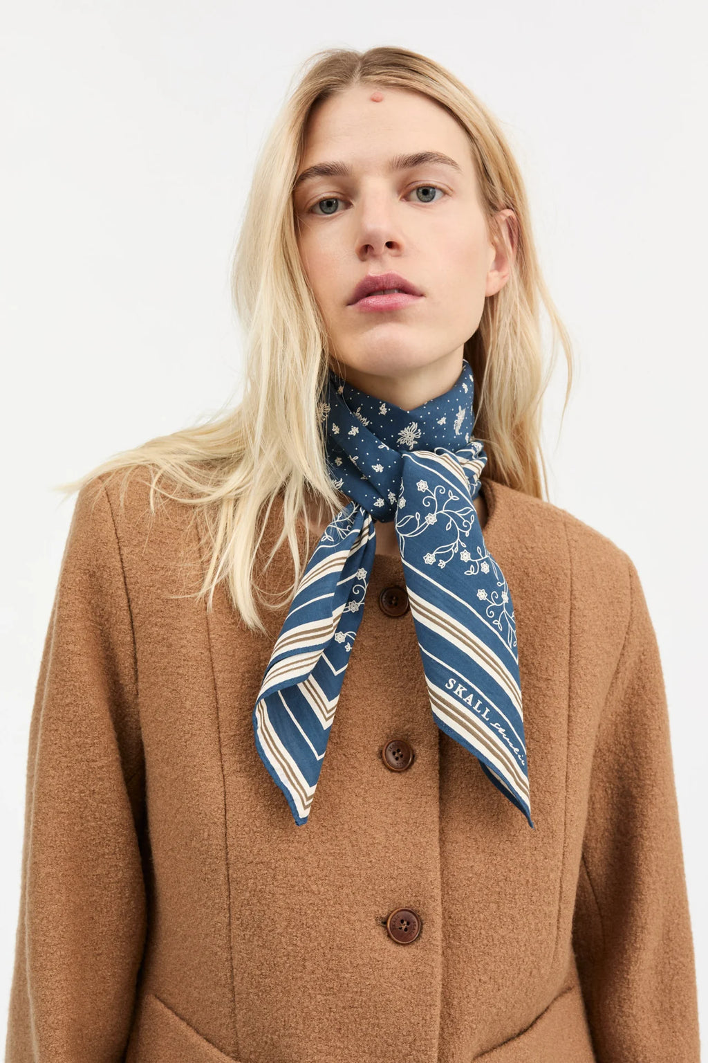 SKALL STUDIO - Skall Organic Cotton Classic Scarf 90x90 in Dark Navy - Tempo