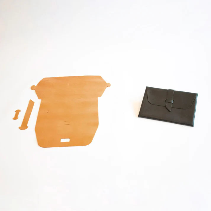 The Laptop Case | Vegetable Tanned Leather | 16" Black - Tempo