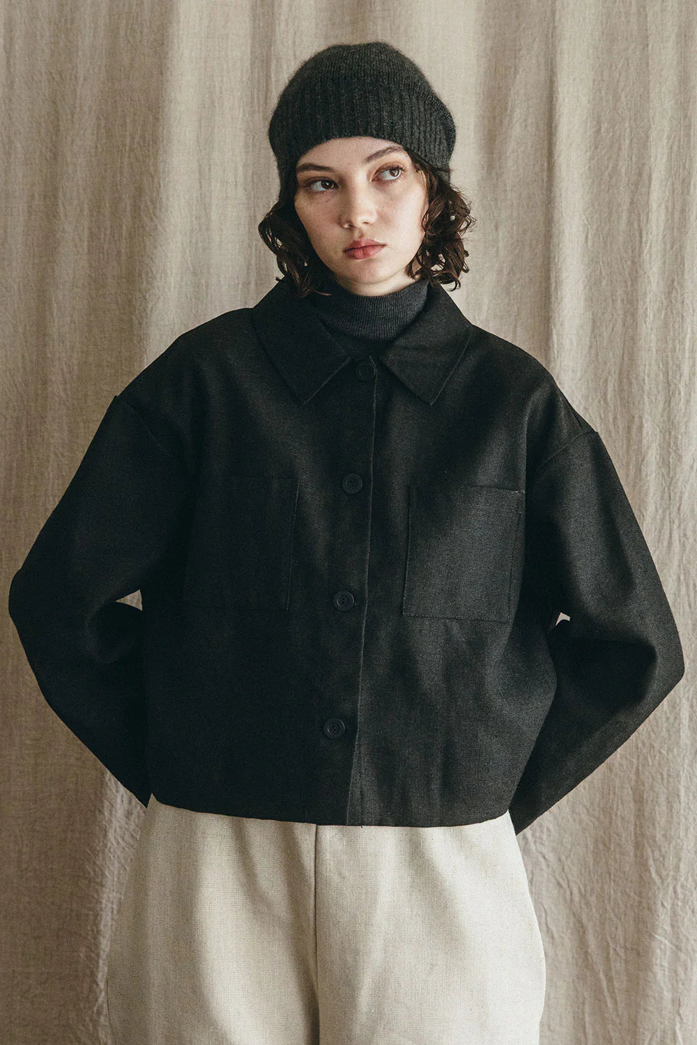 FOG LINEN WORK - Lilija Short Jacket Wool Black - Tempo