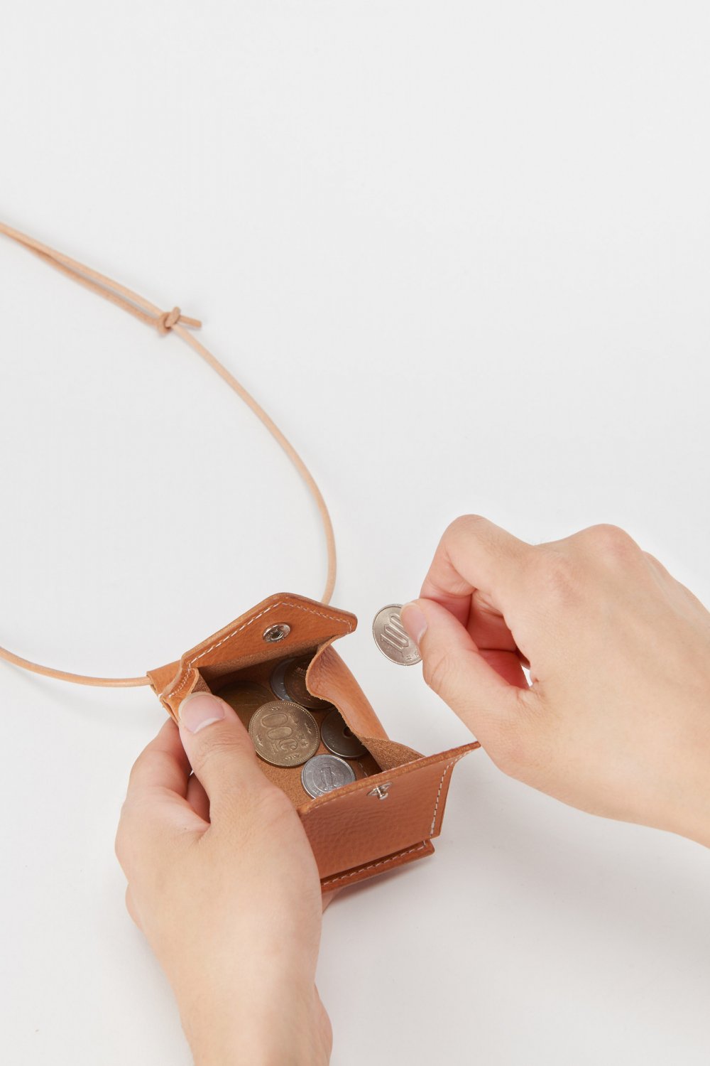 Hang Wallet in Black - Tempo