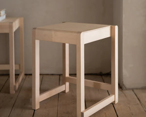 TABOURET BAS 01 | NATUREL / BRUN CHAUD / BOULEAU FONCÉ