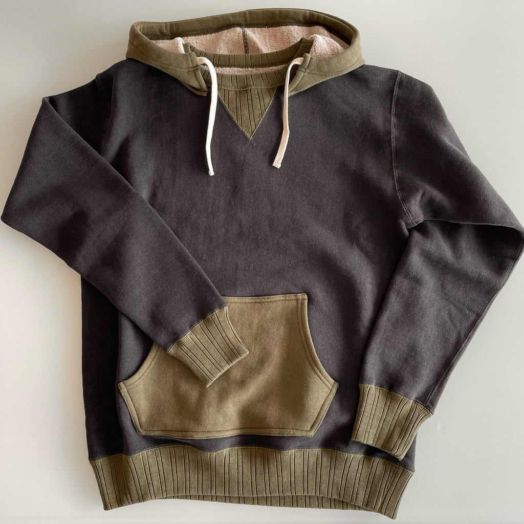 After Hood Mother Cotton Loopwheel Sweatshirt "2Tone" in Ink Black x Olive - Tempo