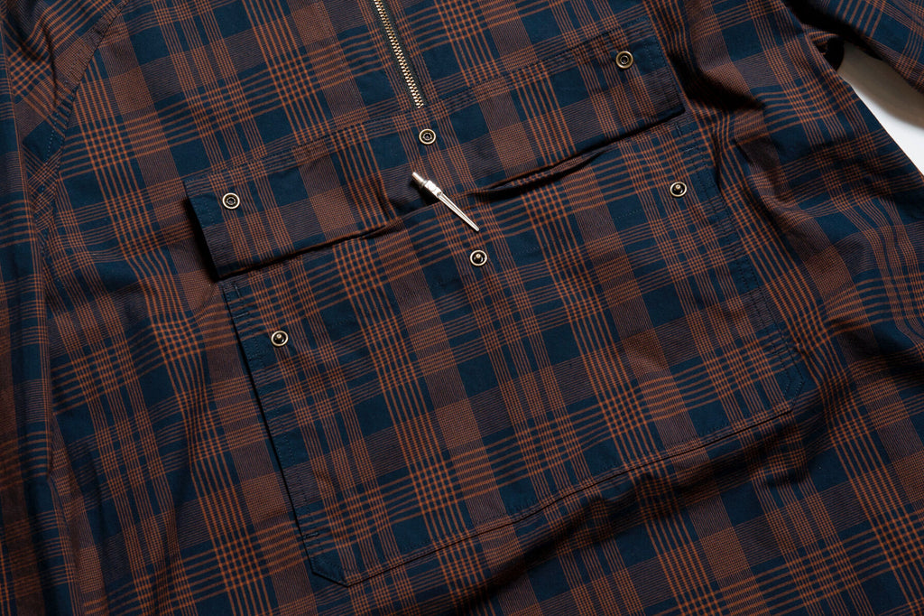 "Jackson" High Density Cotton Anorak Shirt in Navy x Brown - Tempo