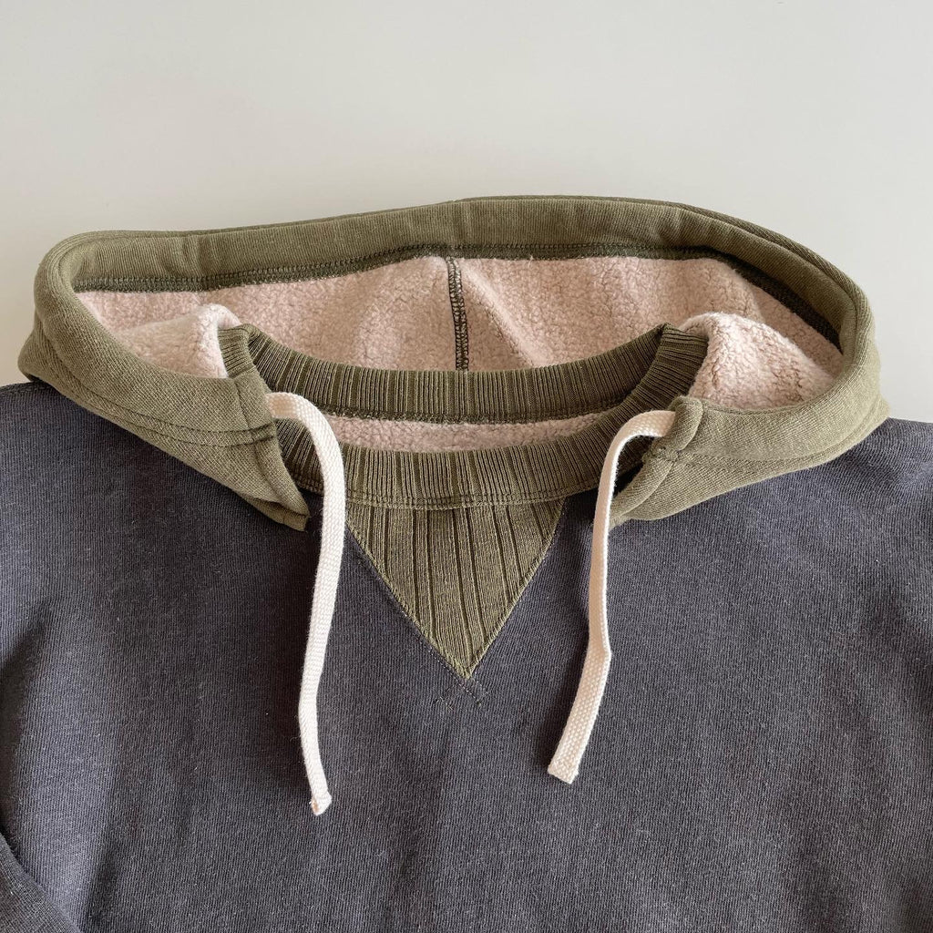 After Hood Mother Cotton Loopwheel Sweatshirt "2Tone" in Ink Black x Olive - Tempo