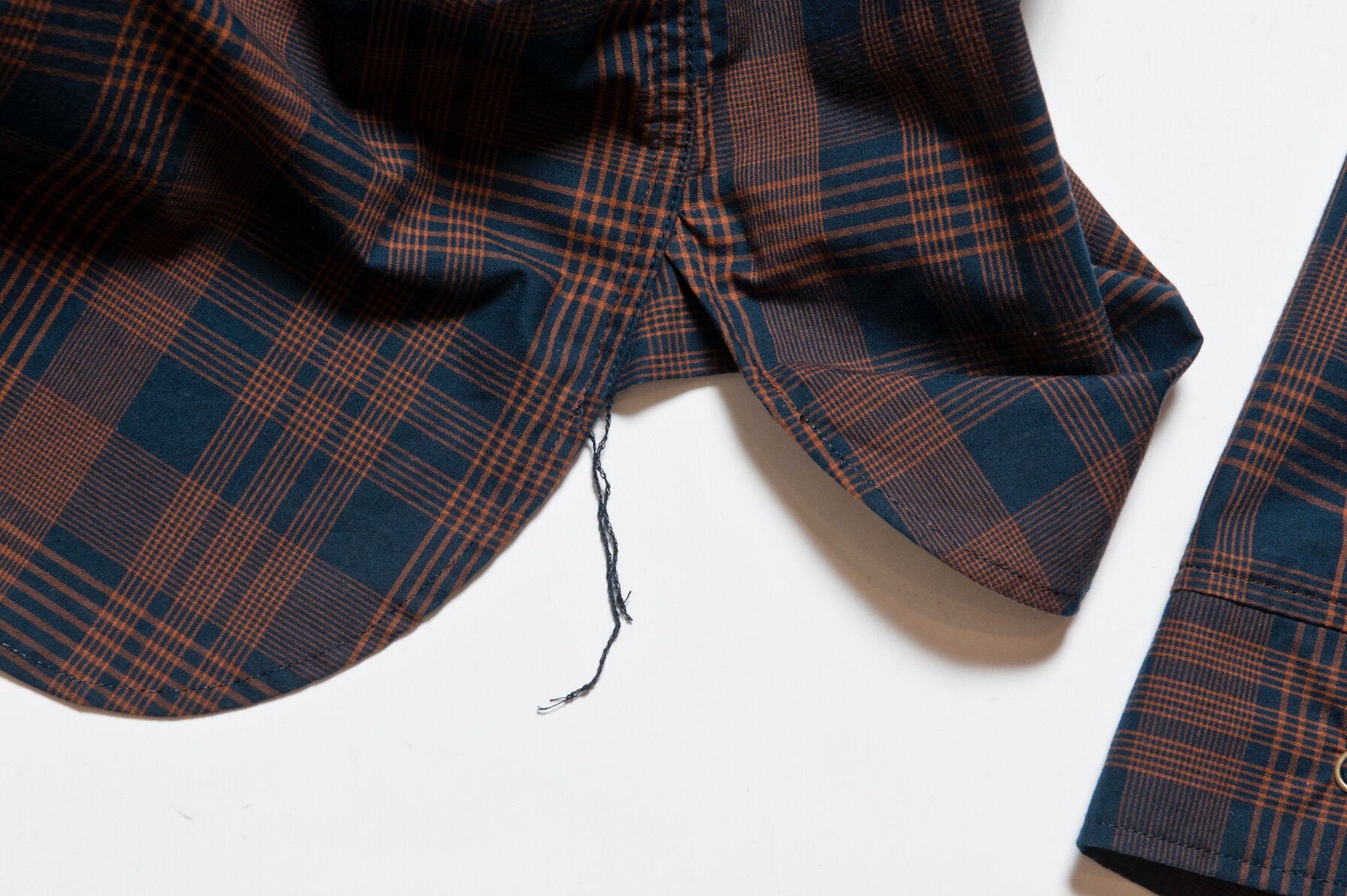 "Jackson" High Density Cotton Anorak Shirt in Navy x Brown - Tempo