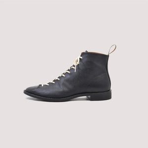 COLOBUS Monkey Boot in Shrink Black - Tempo