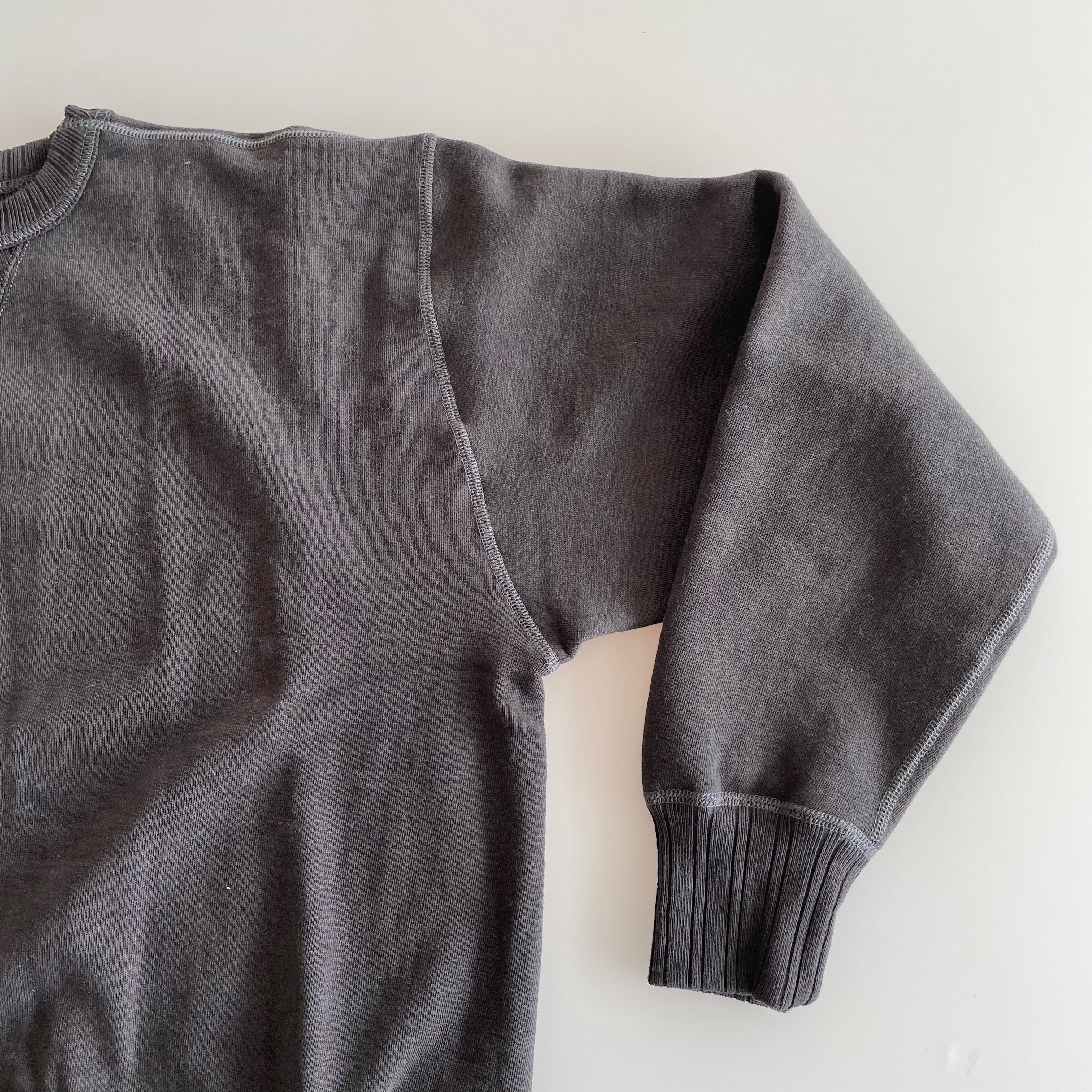 Double-V Set-In Sleeve Tsuriami Loopwheel Mother Cotton Sweat Shirt in Ink Black