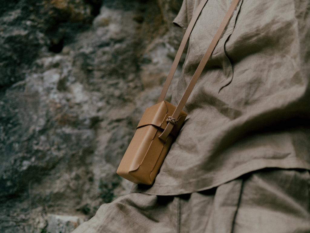 Woven Camera Pouch in Natural - Tempo