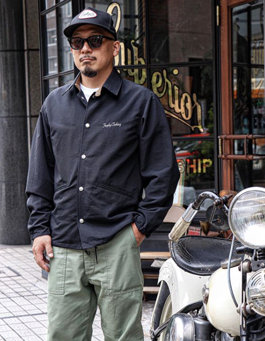 Classic Logo Warm Up Jacket in Black - Tempo