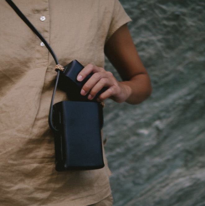 Woven Camera Pouch in Black - Tempo