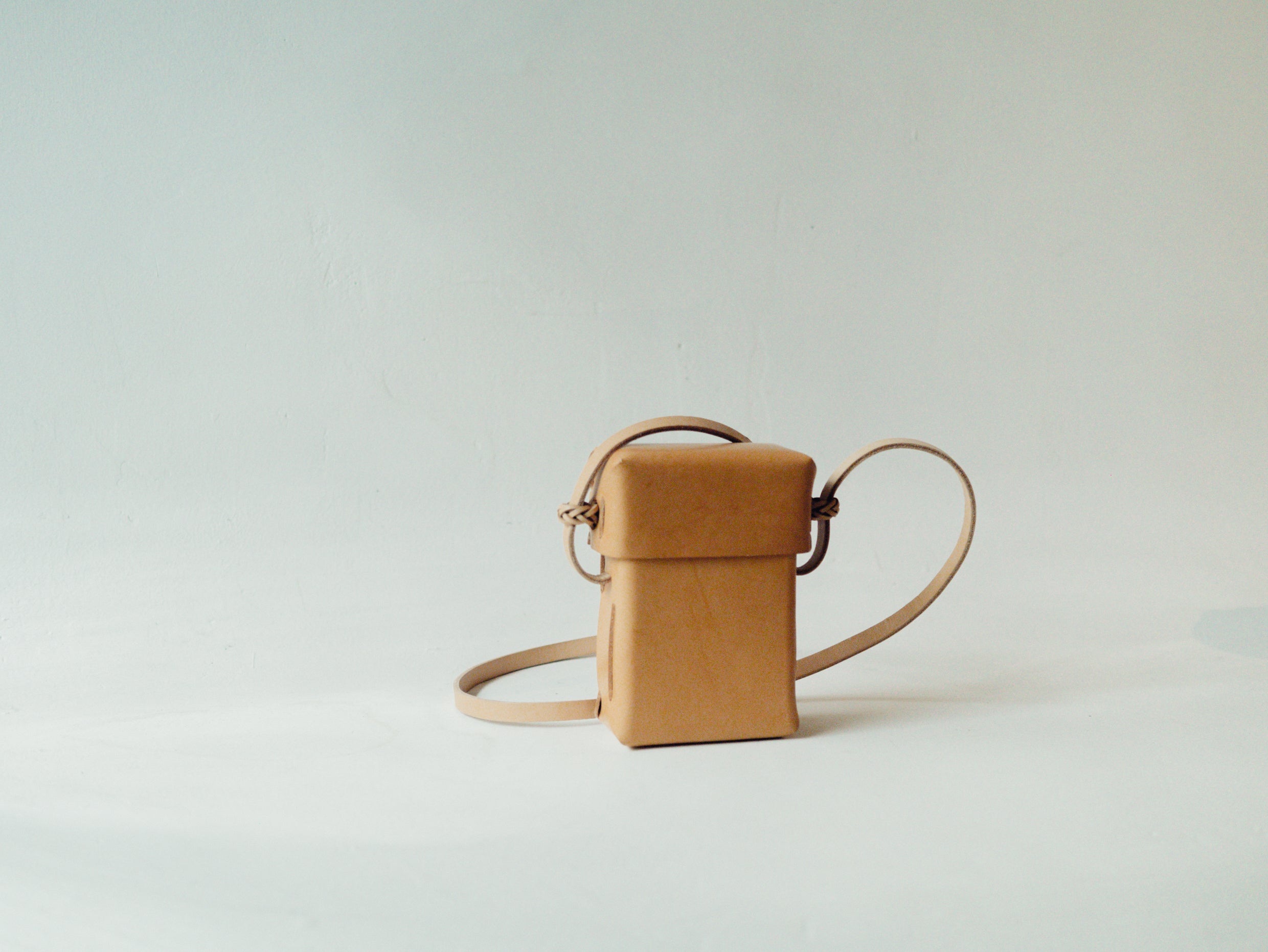 Woven Camera Pouch in Natural - Tempo