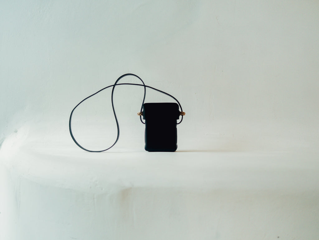 Woven Camera Pouch in Black - Tempo