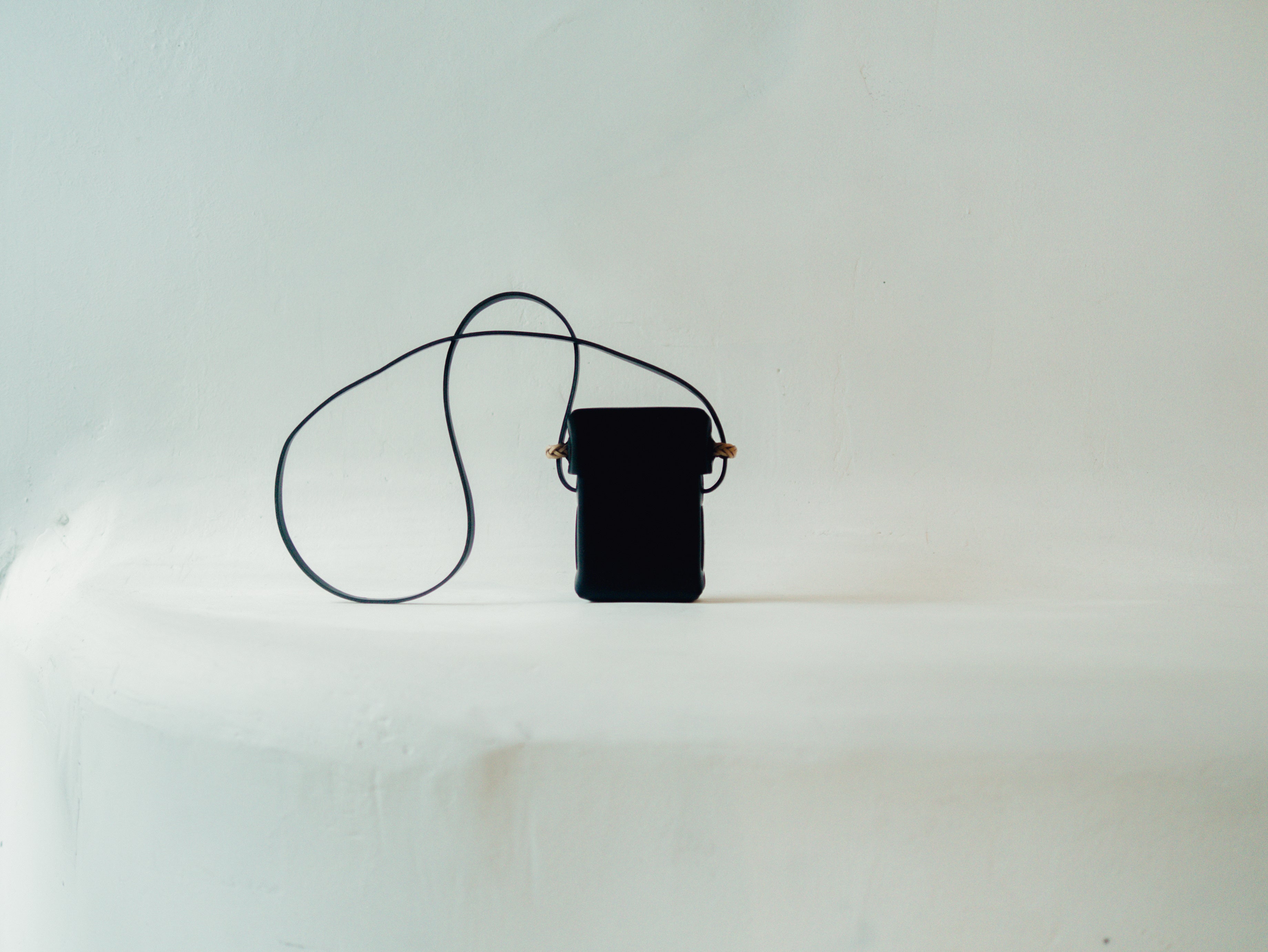 Woven Camera Pouch in Black - Tempo