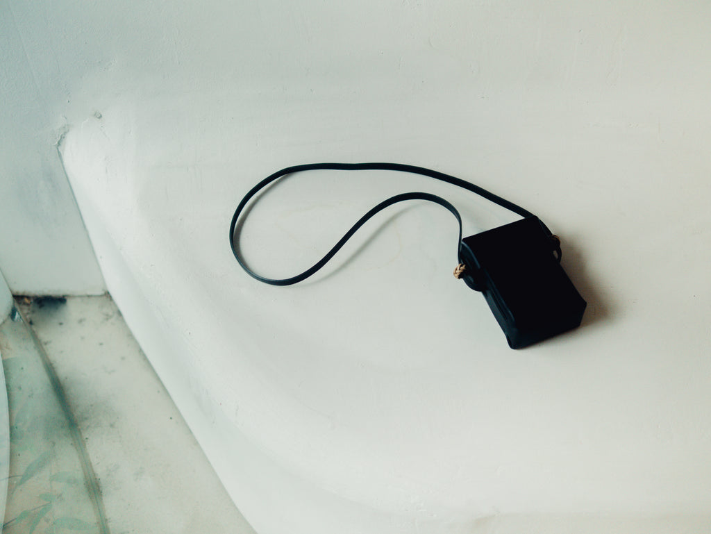 Woven Camera Pouch in Black - Tempo