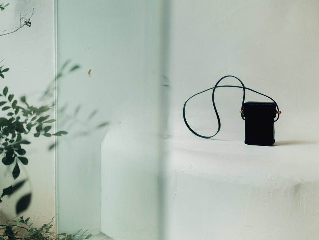 Woven Camera Pouch in Black - Tempo