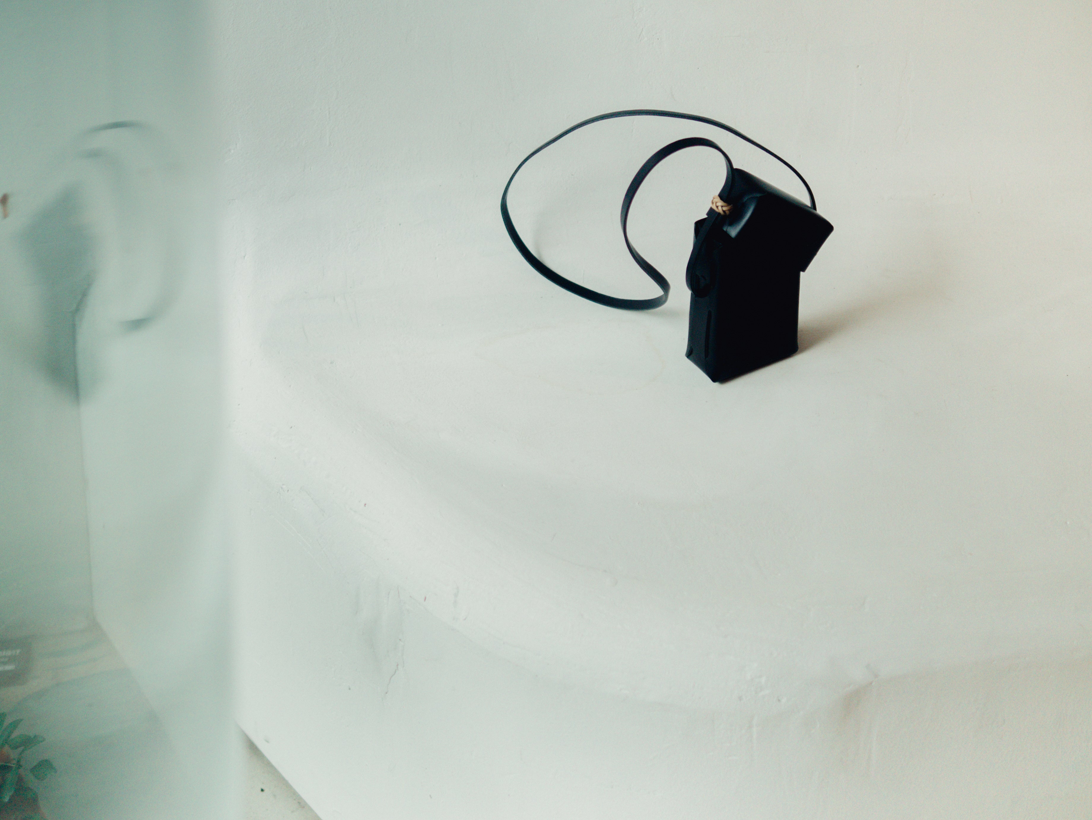 Woven Camera Pouch in Black - Tempo