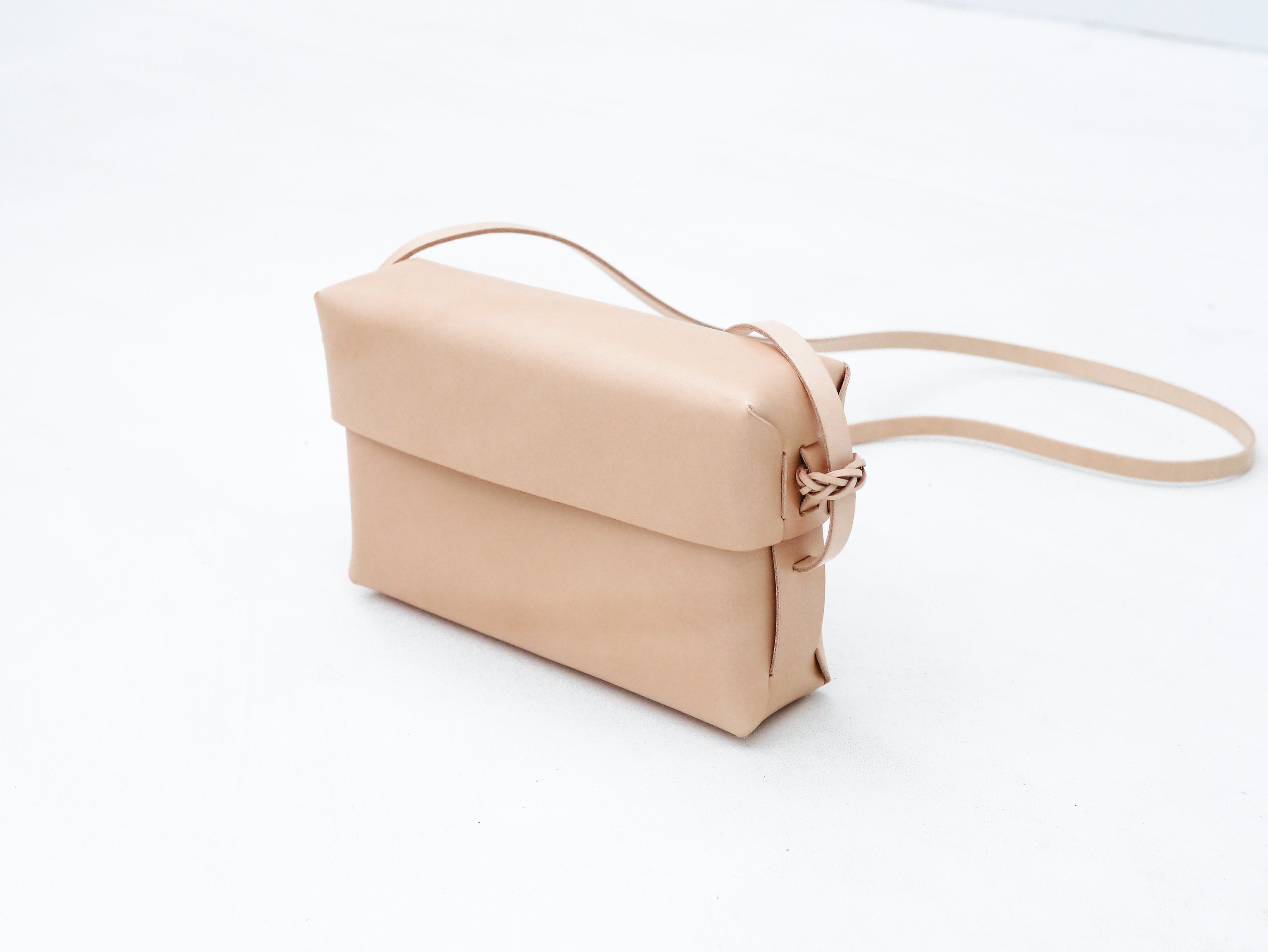 Woven Lid Bag in Natural - Tempo