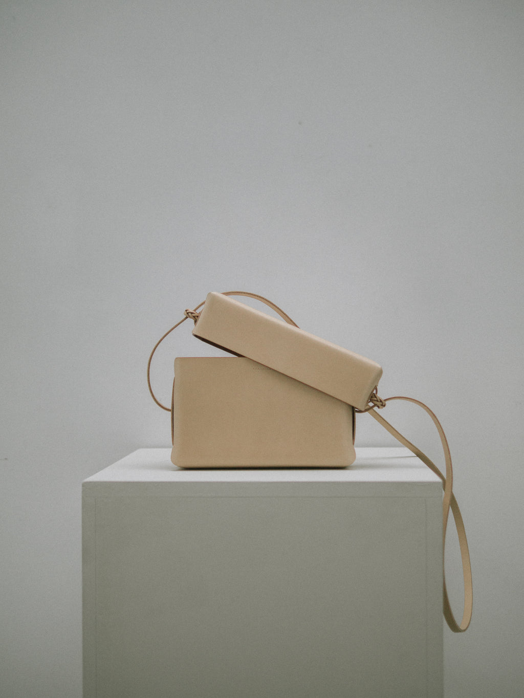 Woven Lid Bag in Natural - Tempo