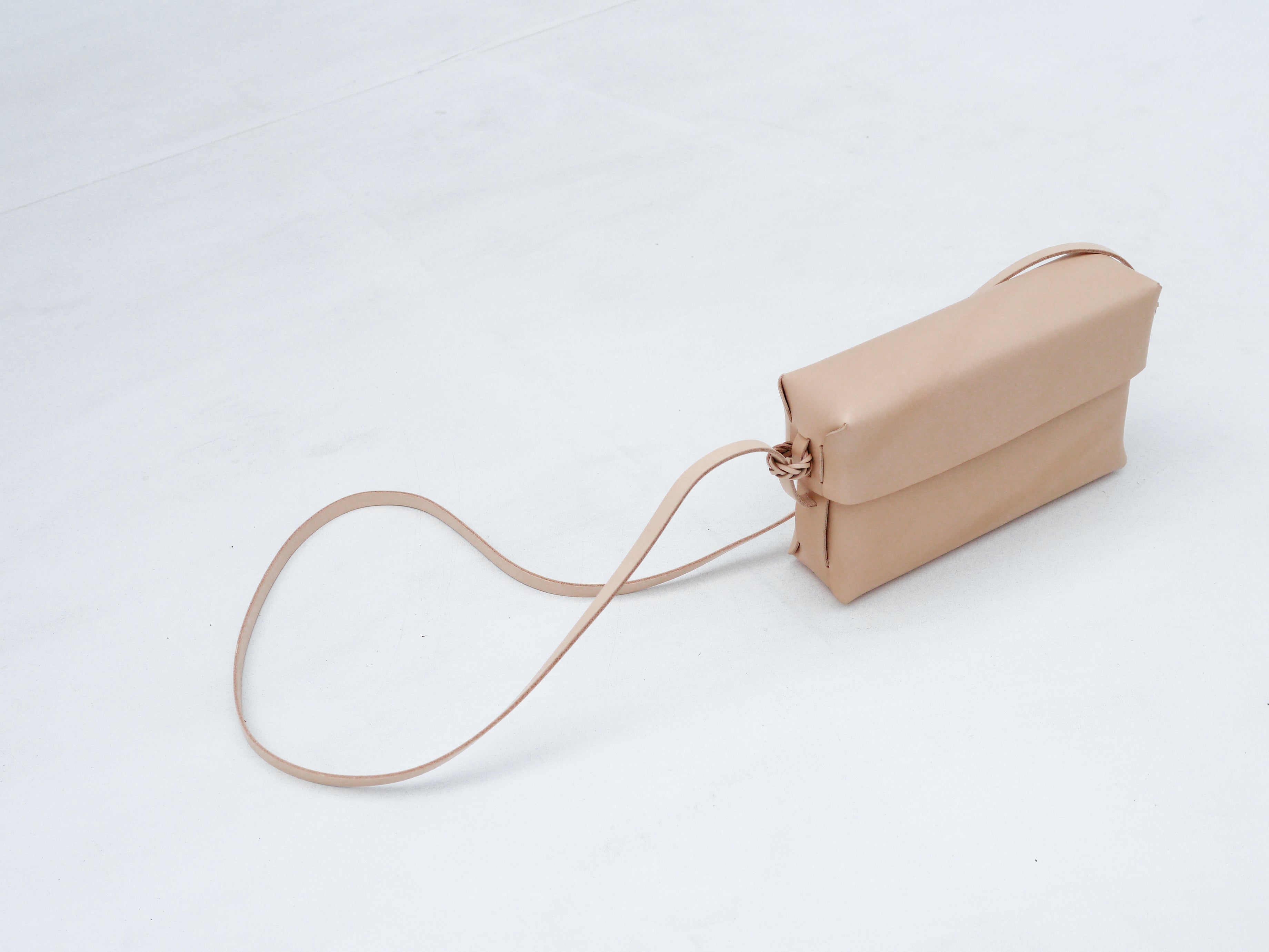 Woven Lid Bag in Natural - Tempo