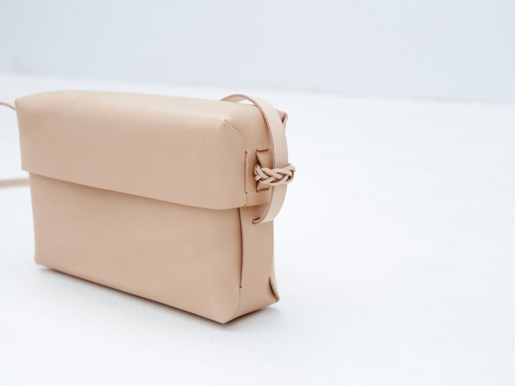 Woven Lid Bag in Natural - Tempo