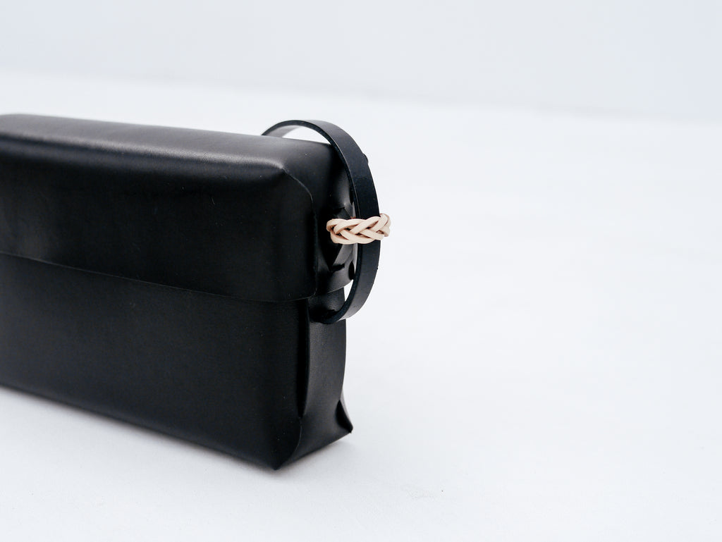 Woven Lid Bag in Black - Tempo
