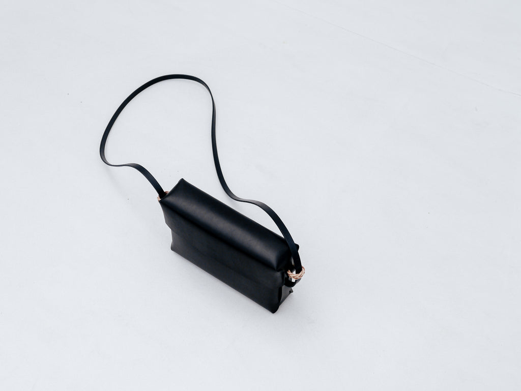 Woven Lid Bag in Black - Tempo