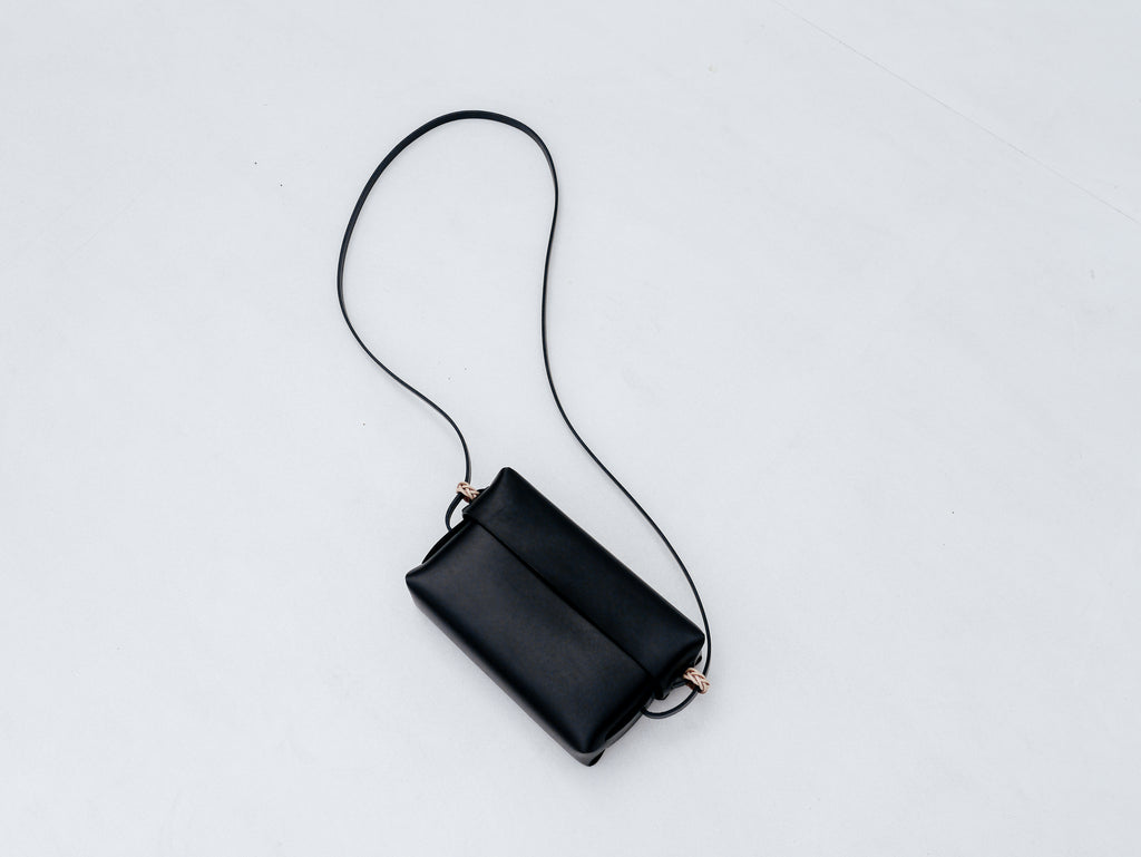 Woven Lid Bag in Black - Tempo