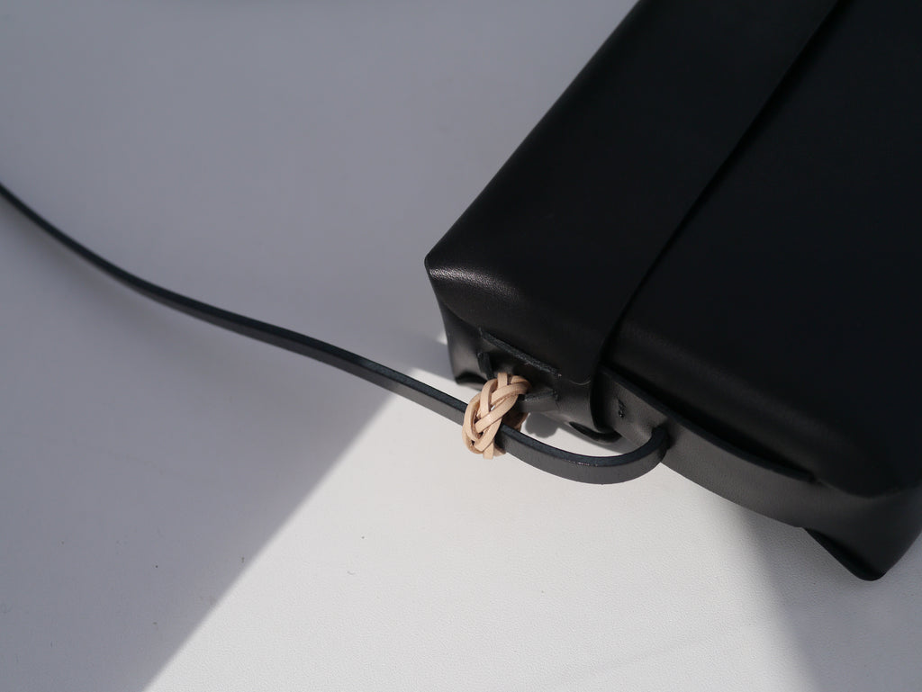 Woven Lid Bag in Black - Tempo