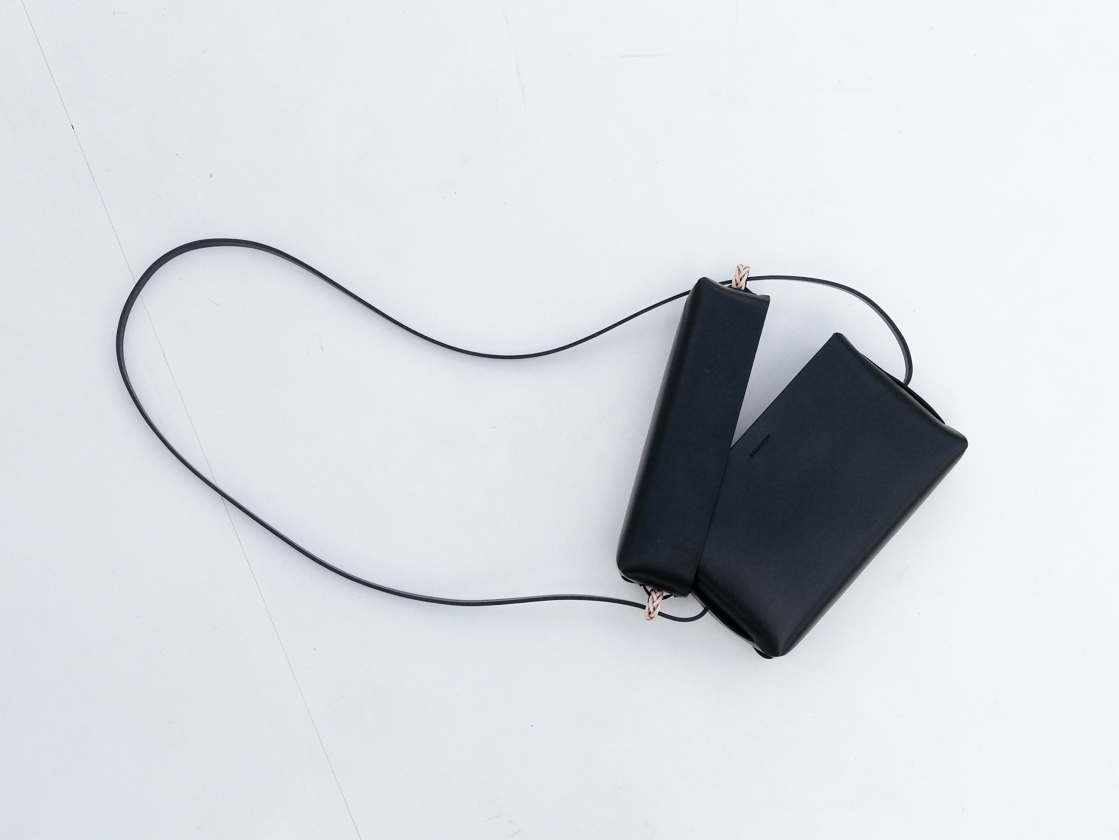 Woven Lid Bag in Black - Tempo