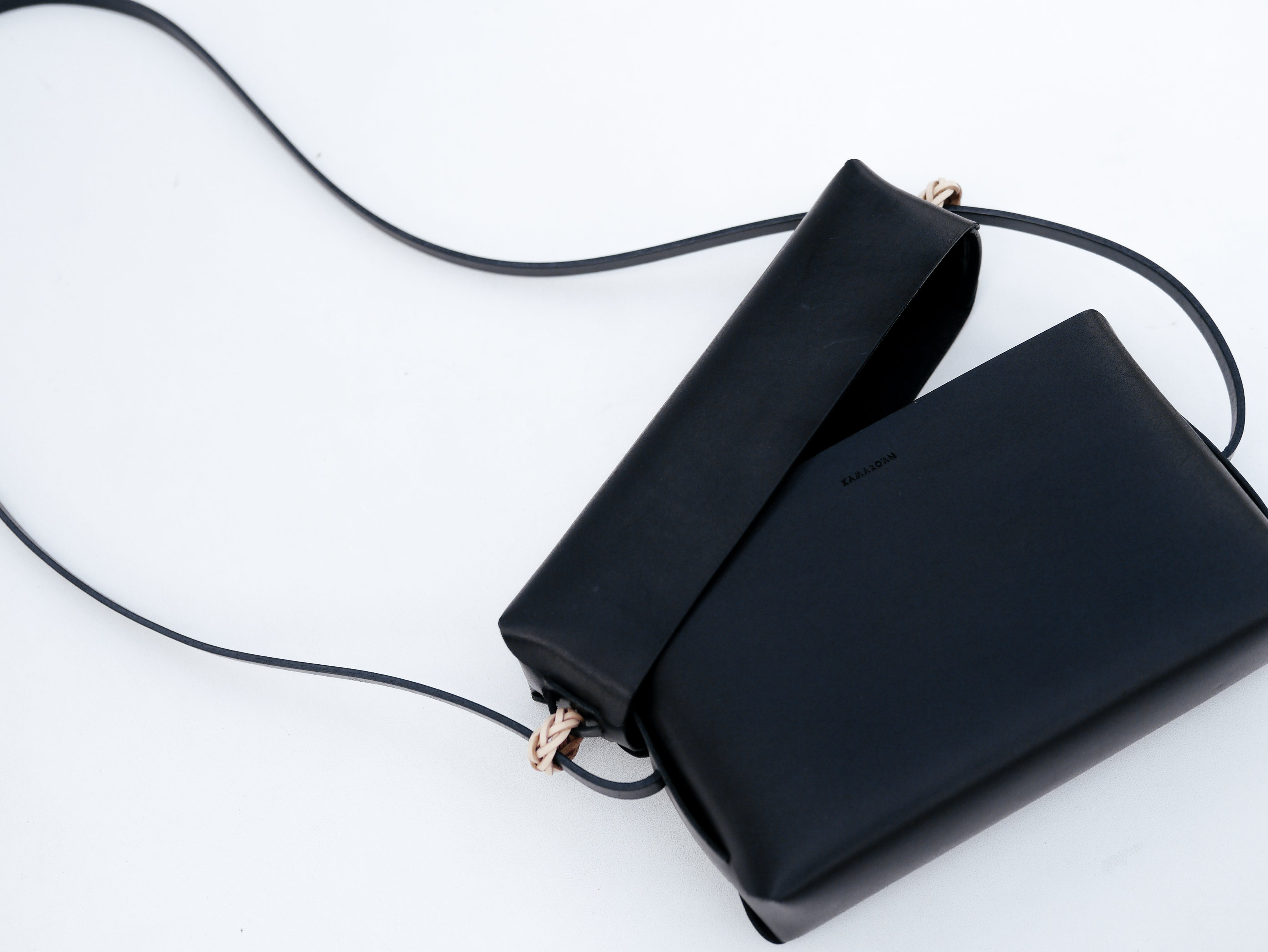 Woven Lid Bag in Black - Tempo