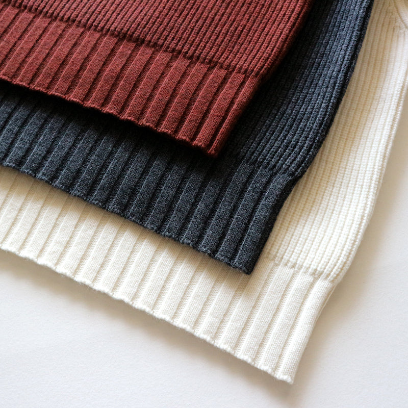 Merino Super Lamb British Turtleneck Sweater in Ruby Brown - Tempo