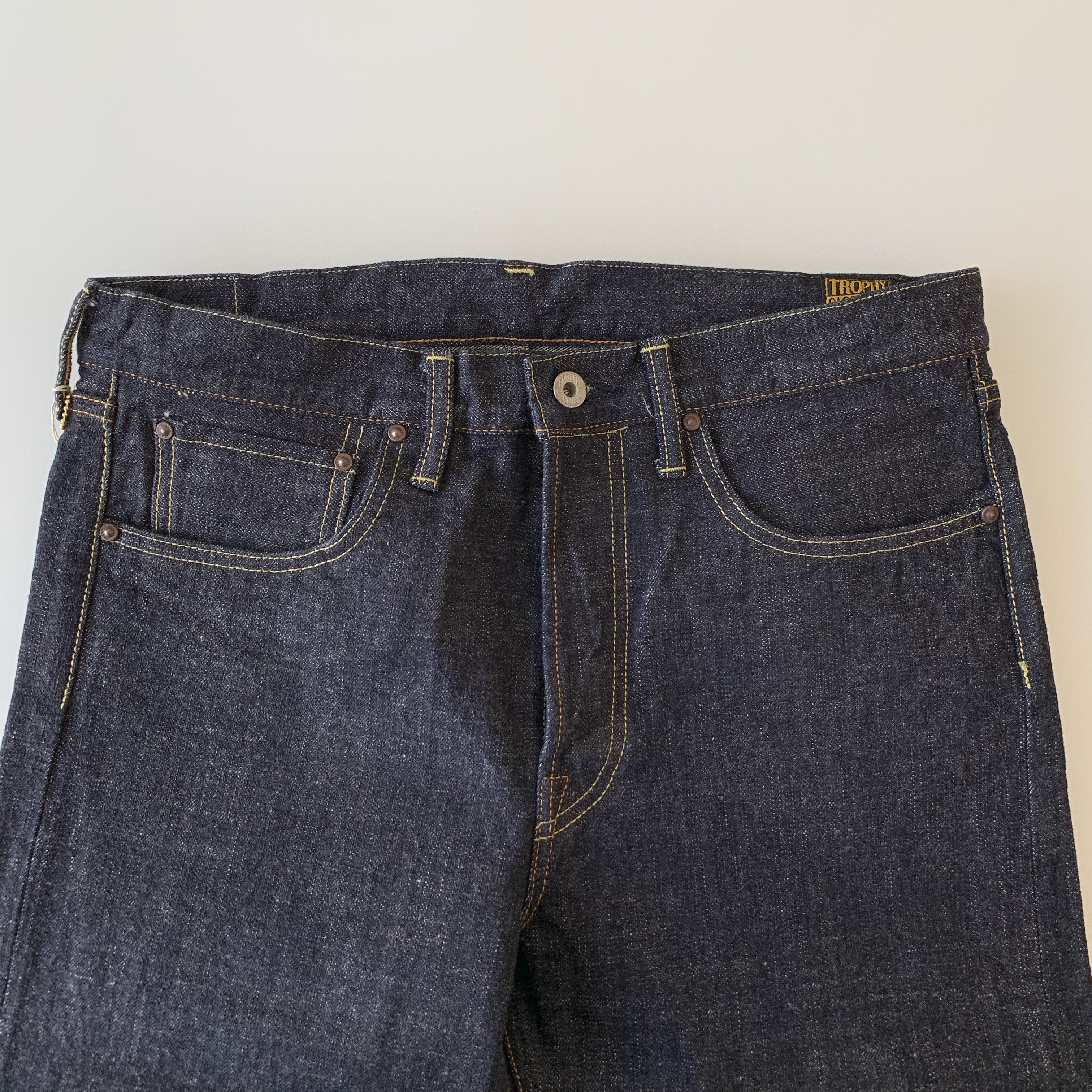 TROPHY CLOTHING - 1609 Urban Narrow Dirt Denim Tapered at TEMPO SF