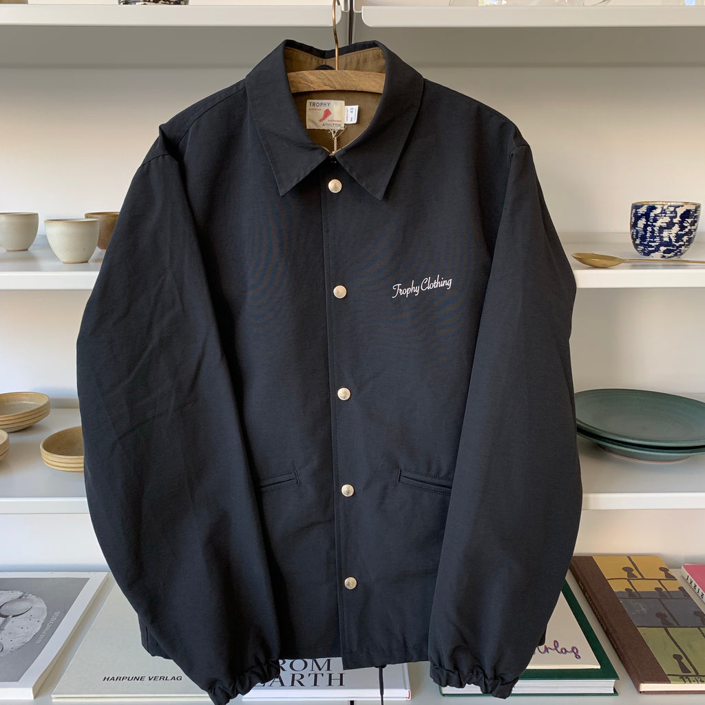 Classic Logo Warm Up Jacket in Black - Tempo