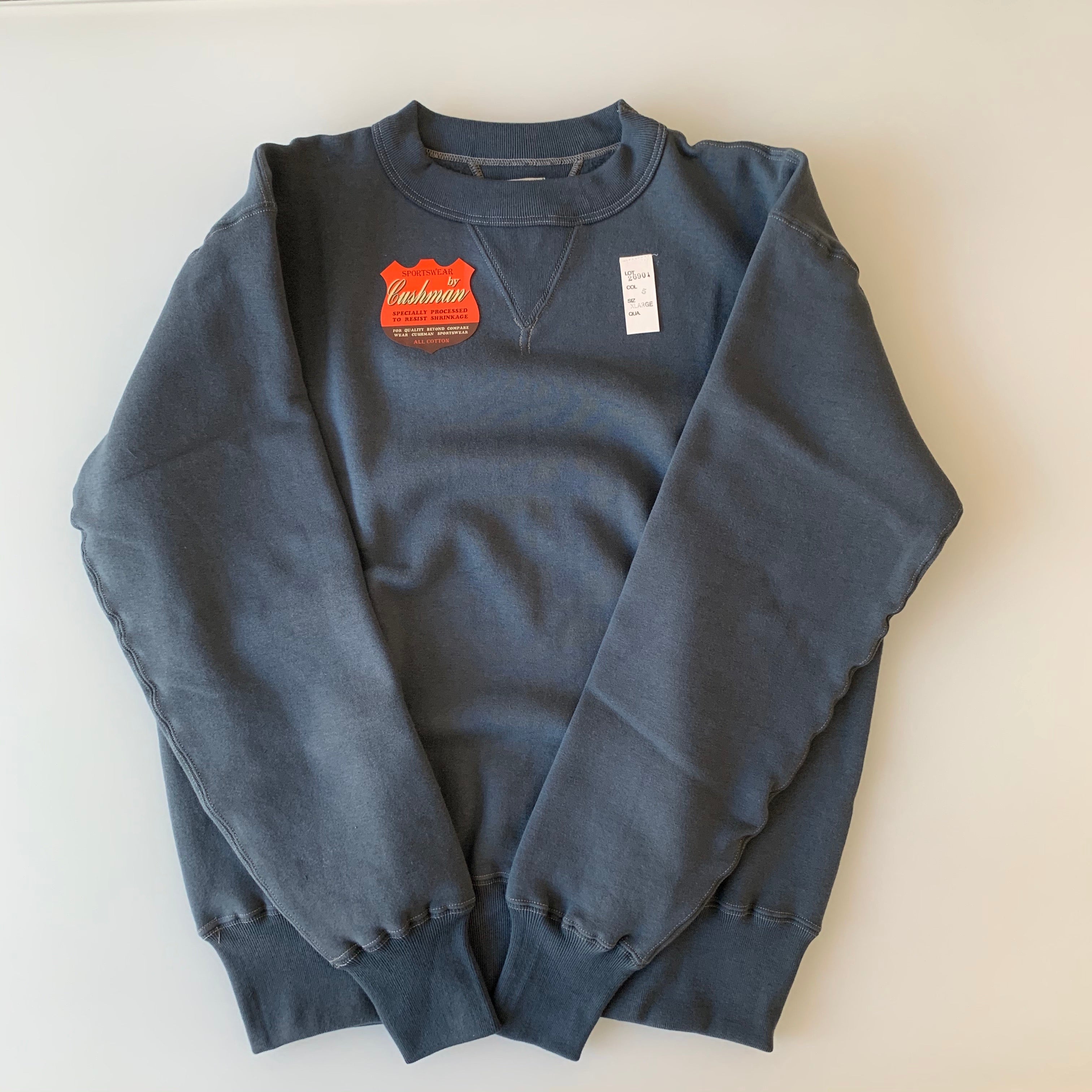 Tsuri-Ami Loopwheel Set-In-Sleeve Sweatshirt in Blueish Dark Grey